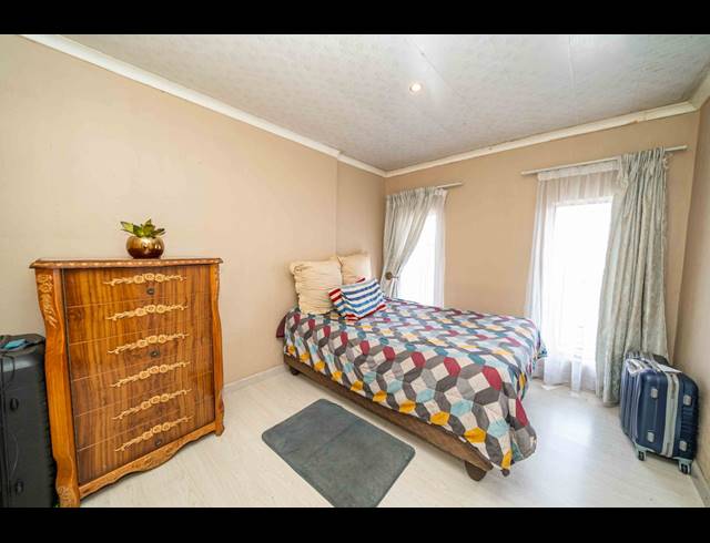 3 BEDROOM FREESTANDING FOR SALE IN LEACHVILLE
